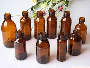 棕色玻璃瓶